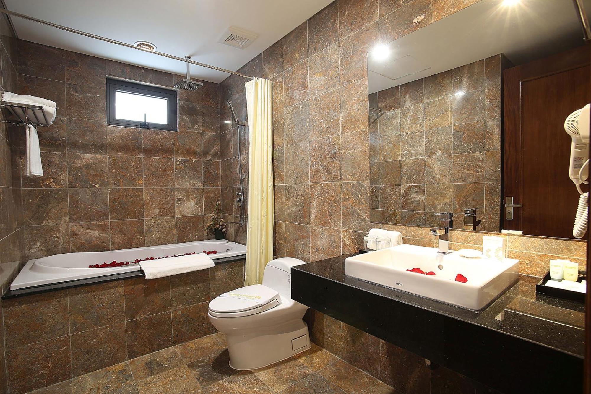 Suite Gia Đình Có Ban Công
